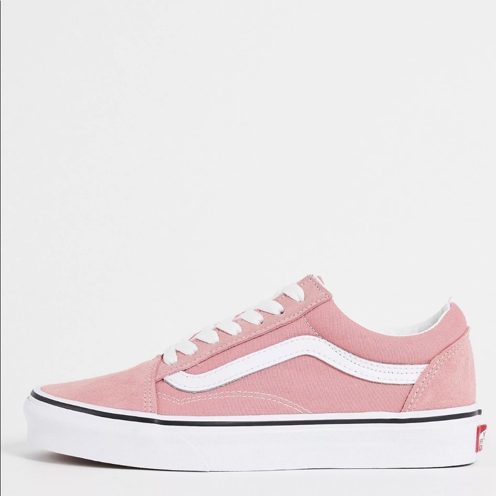 Vans old skool sneakers in pink. Size 7, excellent condition.